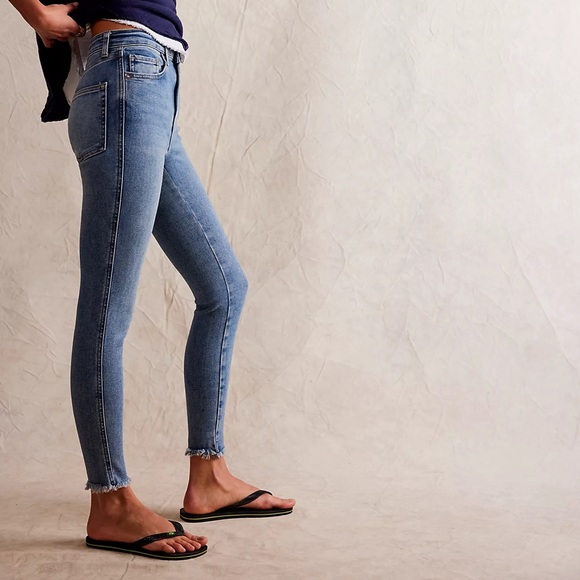 We The Free / free people Raw High-Rise Jegging - Picture 4 of 9